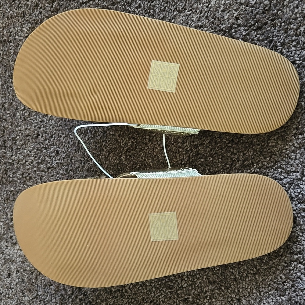NEW J Crew Factory Gold Slide Sandals 8 M - Picture 3 of 5